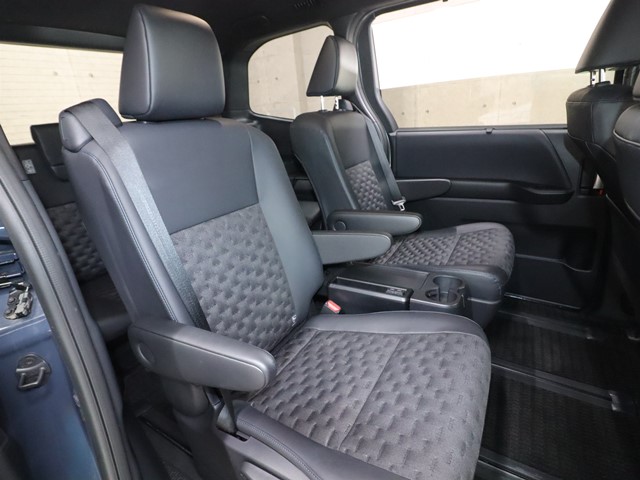 トヨタ ヴォクシー4枚目