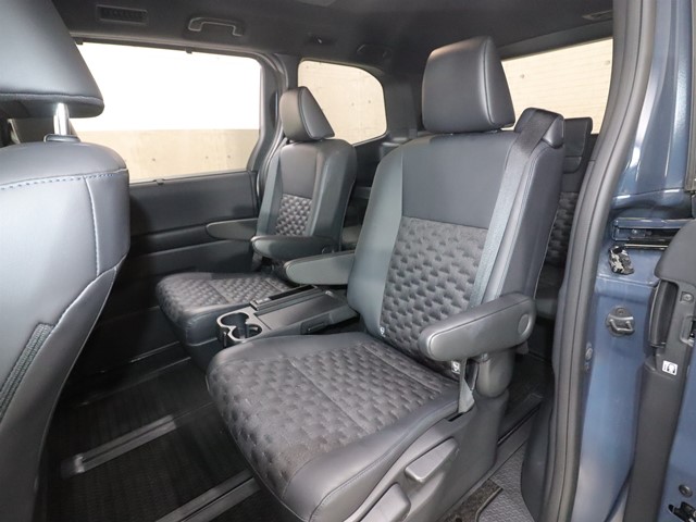 トヨタ ヴォクシー7枚目