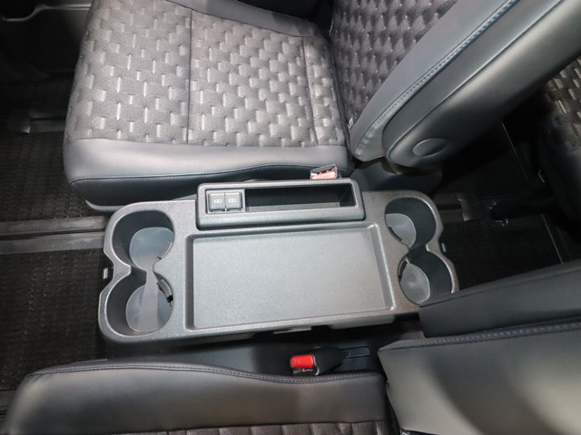 トヨタ ヴォクシー8枚目