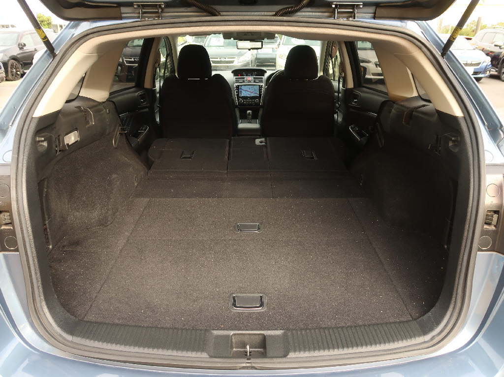 スバル レヴォーグ15枚目