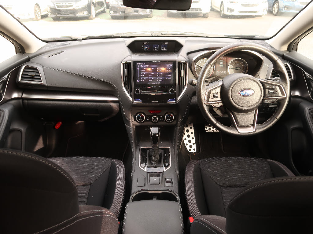 スバル インプレッサスポーツ3枚目