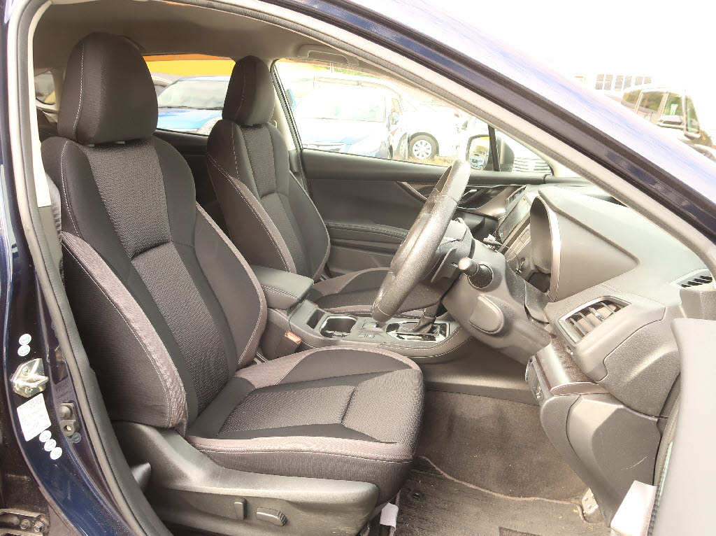 スバル インプレッサスポーツ4枚目