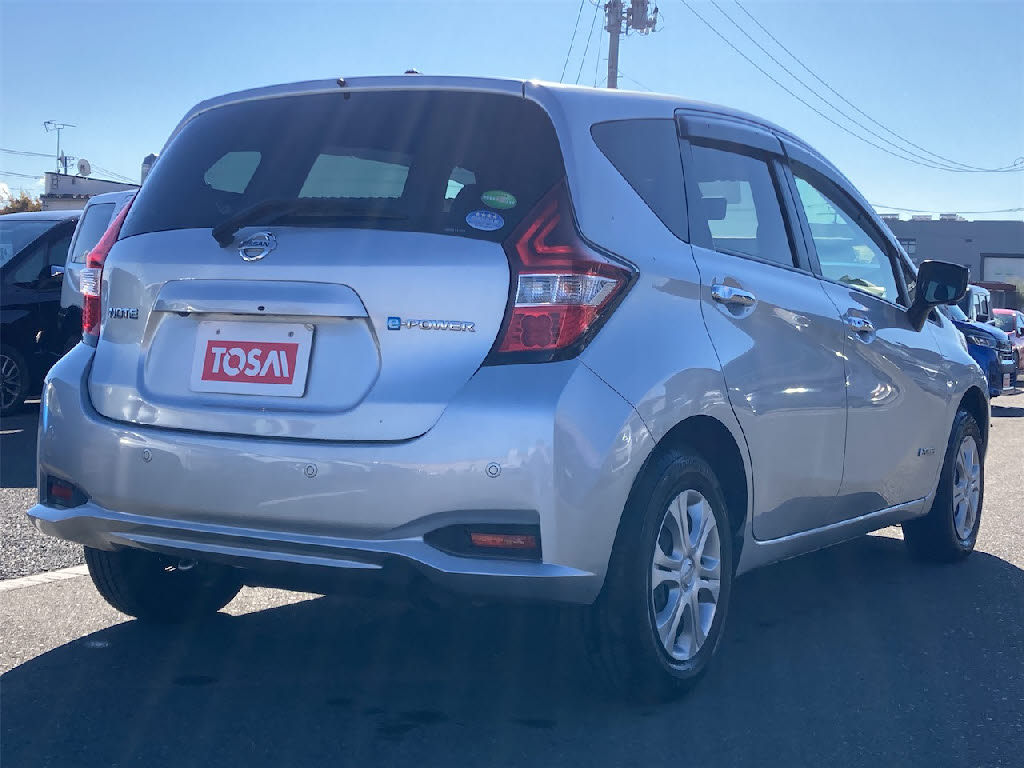 ニッサン ノート9枚目