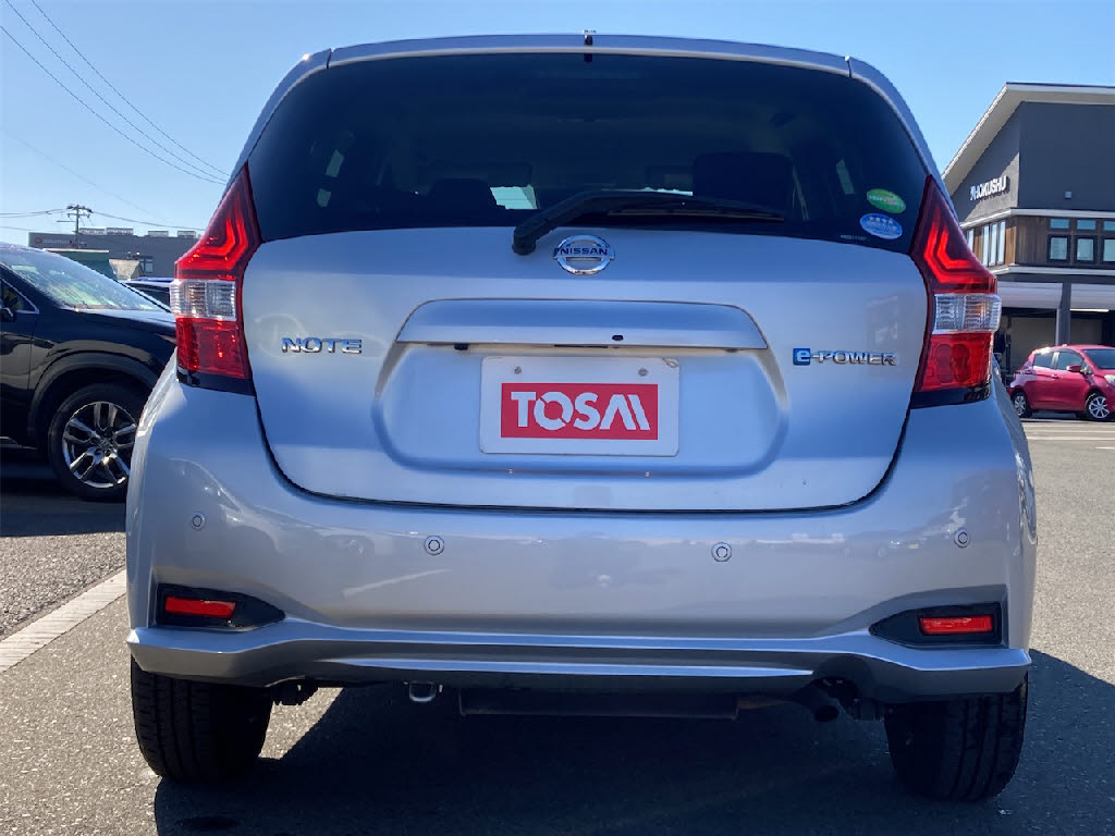 ニッサン ノート10枚目