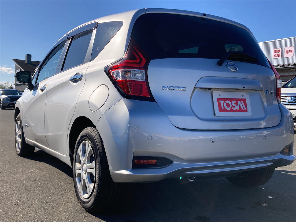 ニッサン ノート11枚目