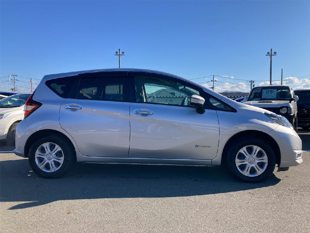 ニッサン ノート4枚目