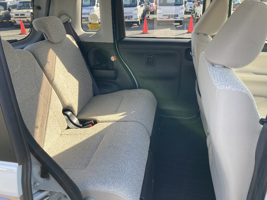 ダイハツ ムーヴキャンバス7枚目