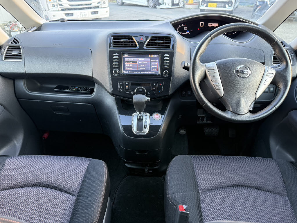 ニッサン セレナ1枚目