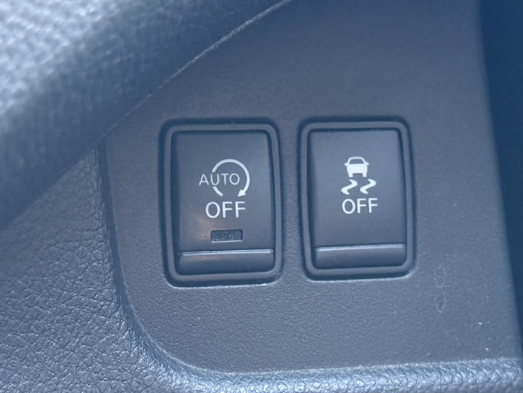 ニッサン セレナ4枚目