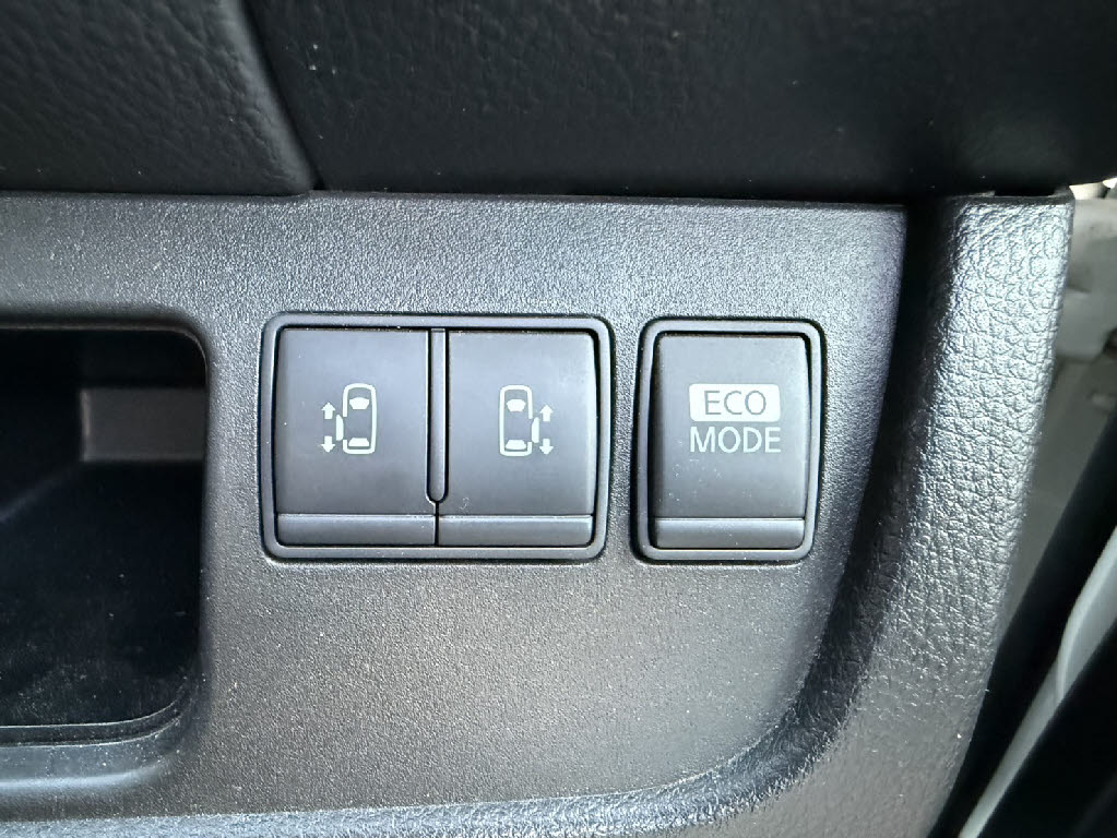 ニッサン セレナ5枚目