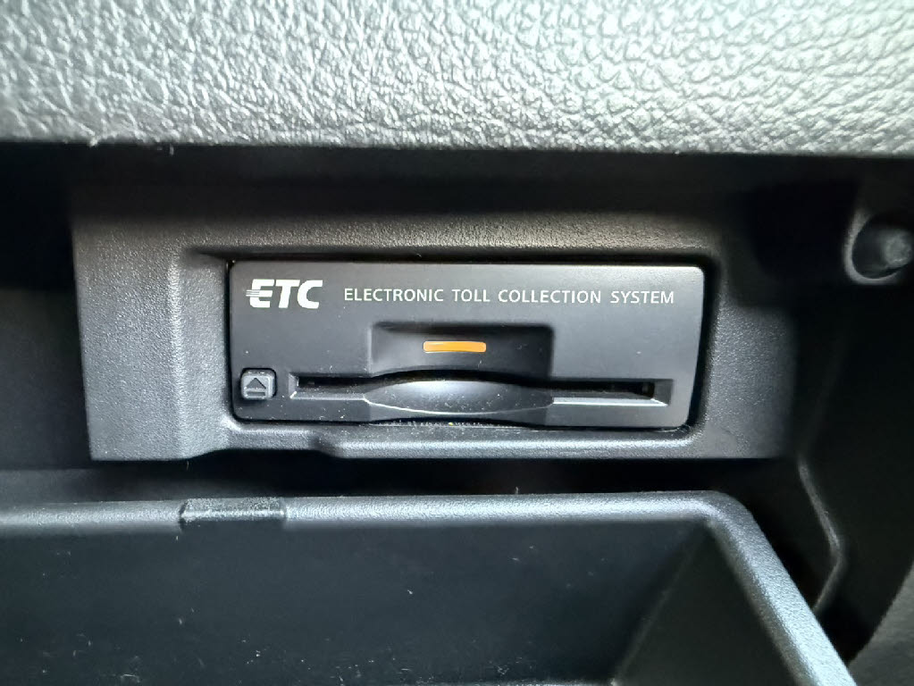 ニッサン セレナ6枚目