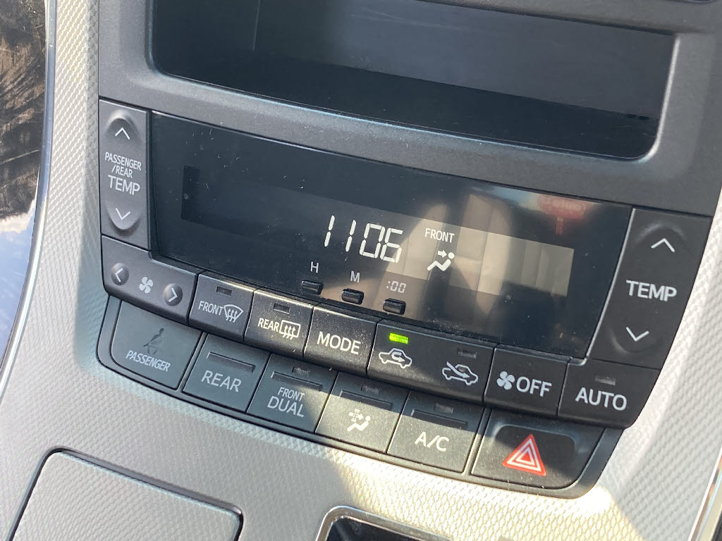 トヨタ ヴェルファイアハイブリッド6枚目