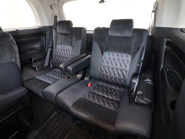 トヨタ アルファード12枚目