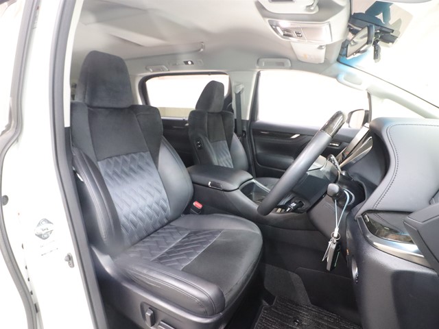 トヨタ アルファード3枚目