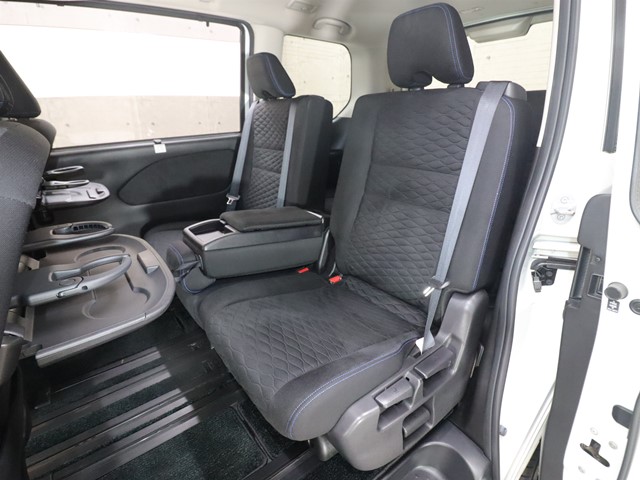 ニッサン セレナHV9枚目