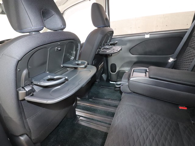 ニッサン セレナHV10枚目