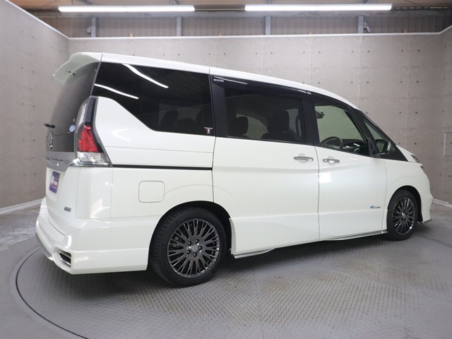 ニッサン セレナHV1枚目