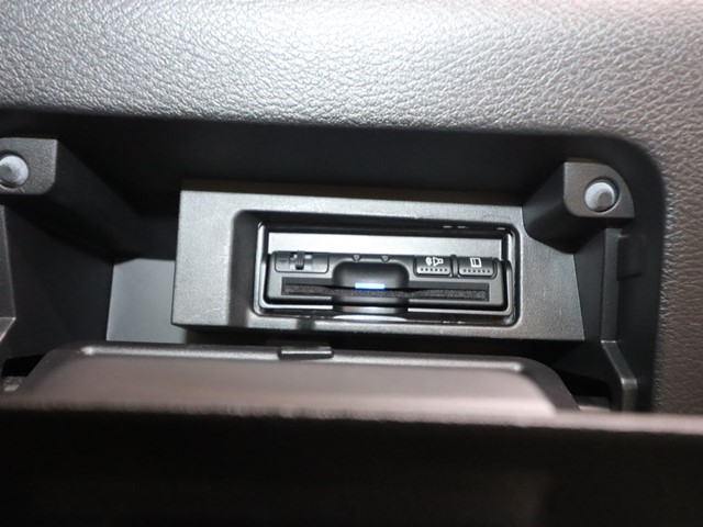 ニッサン セレナHV19枚目