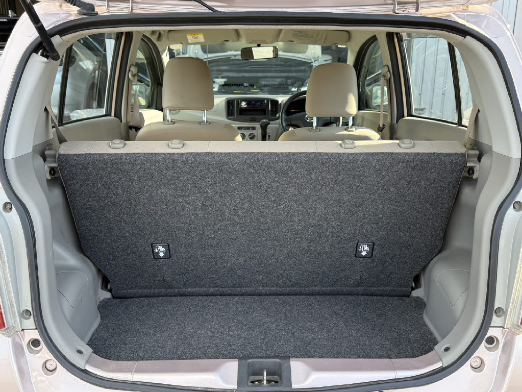 ダイハツ ミライース10枚目