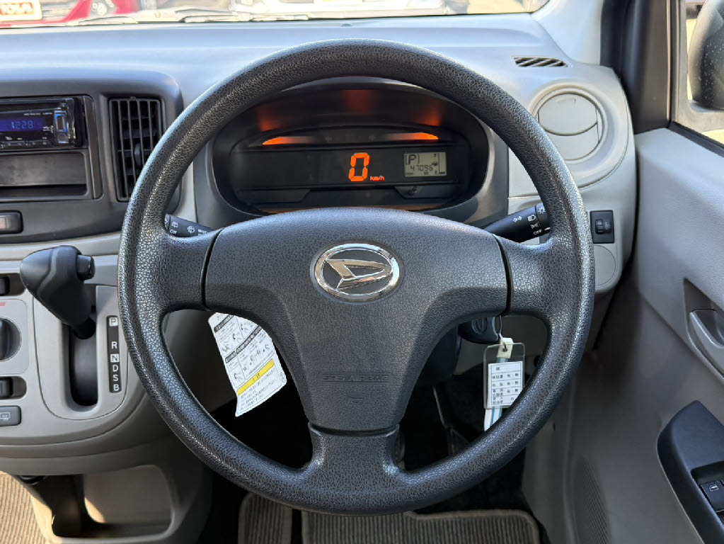 ダイハツ ミライース11枚目