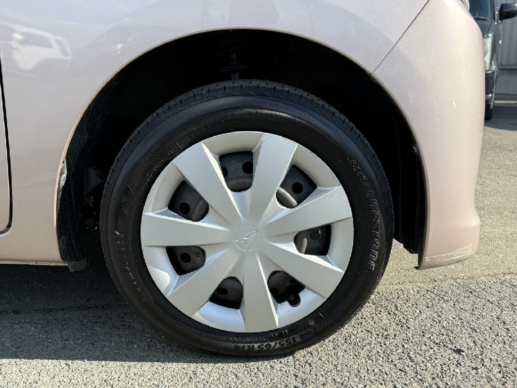 ダイハツ ミライース13枚目