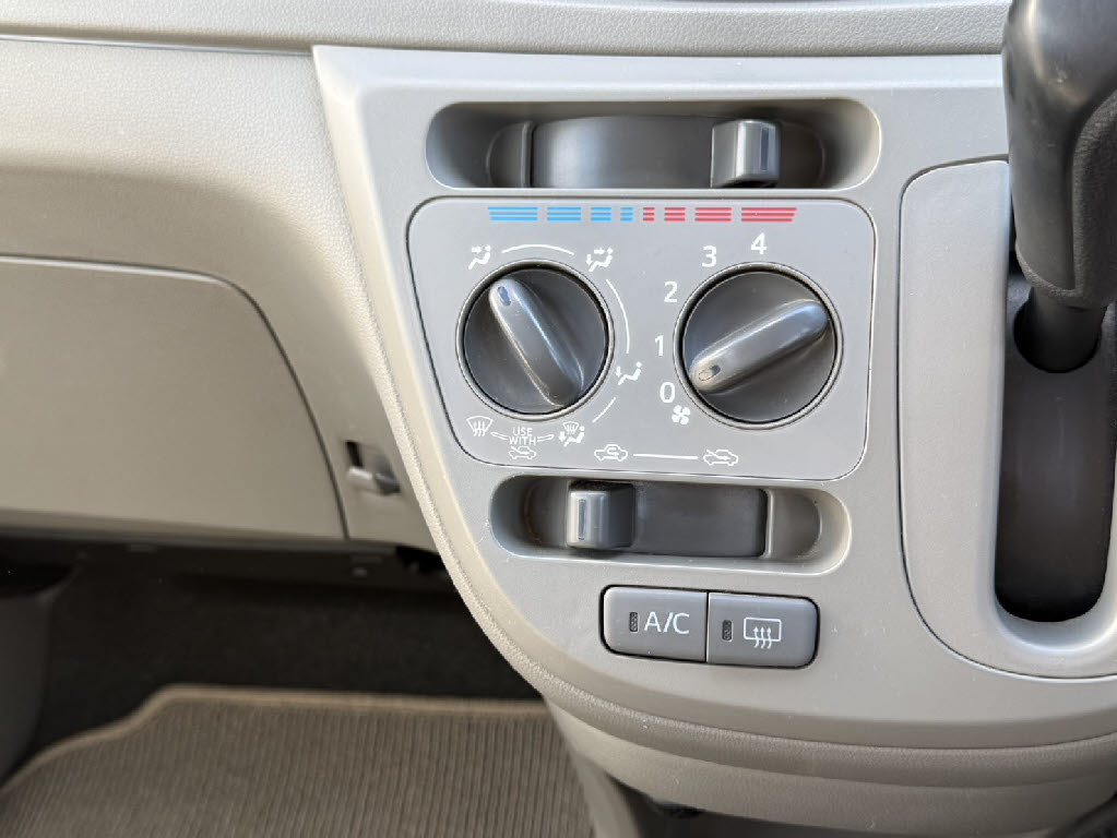 ダイハツ ミライース3枚目