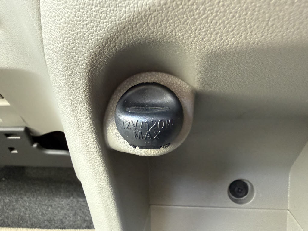 ダイハツ ミライース4枚目