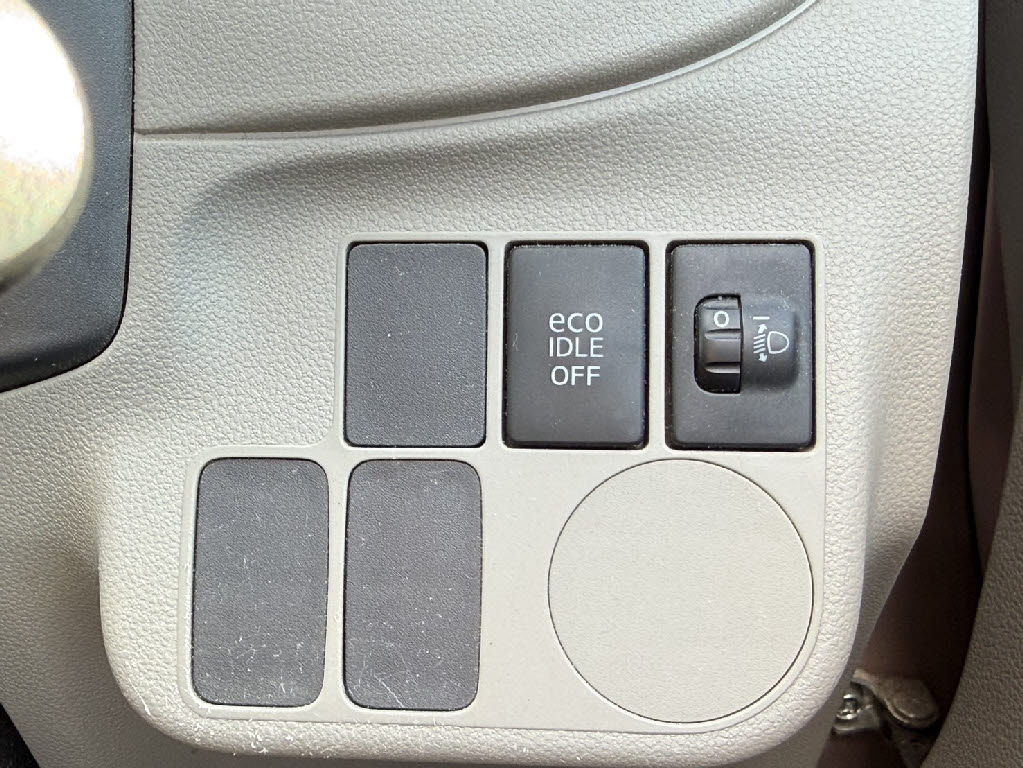 ダイハツ ミライース7枚目