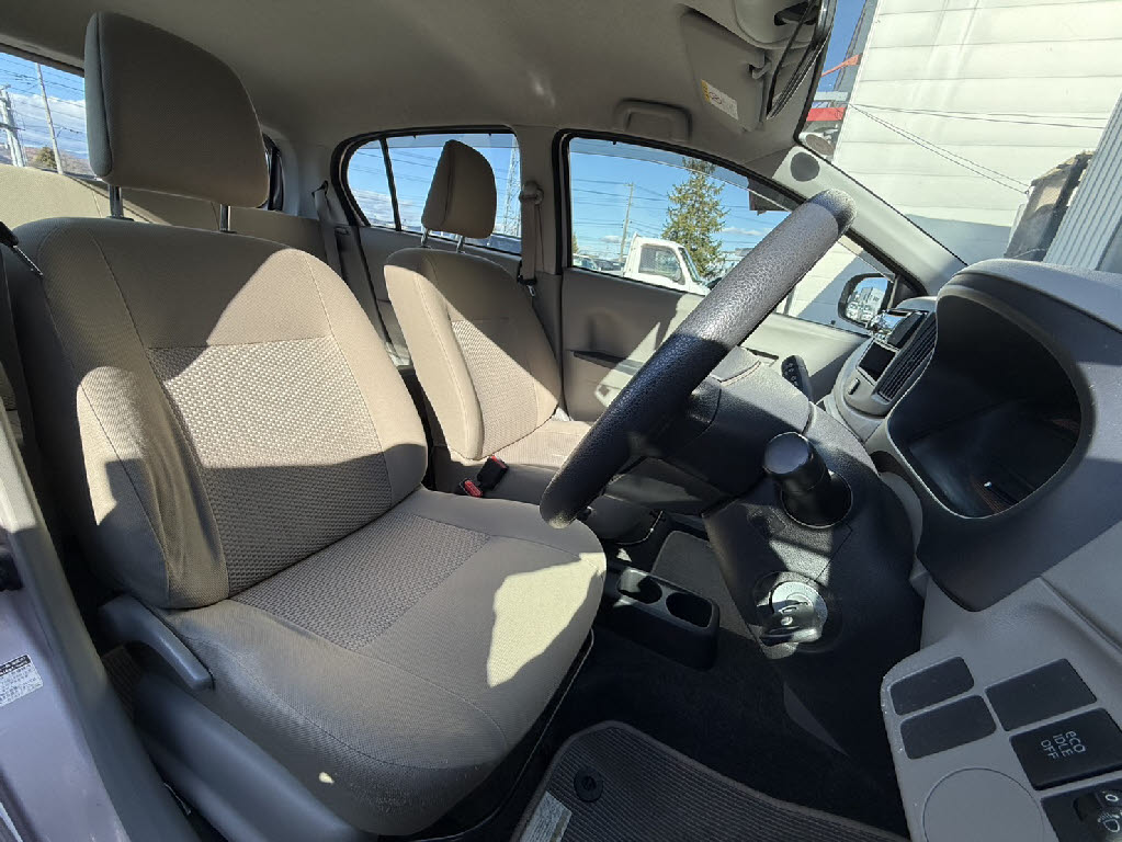 ダイハツ ミライース8枚目