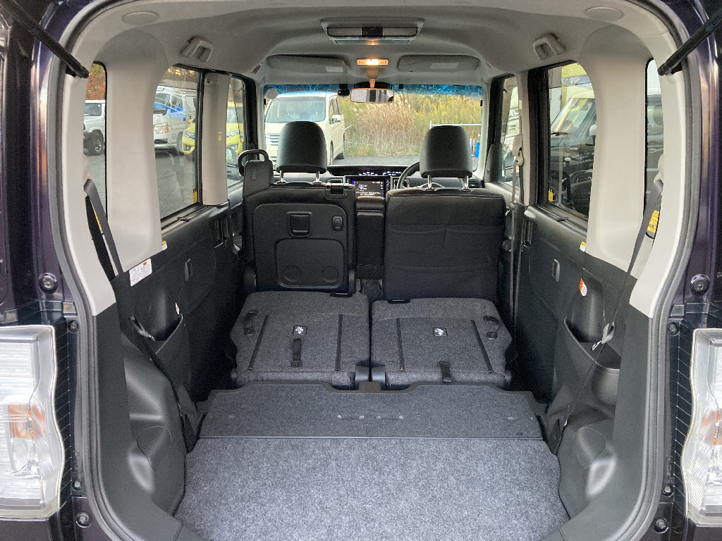 ダイハツ タントカスタム11枚目