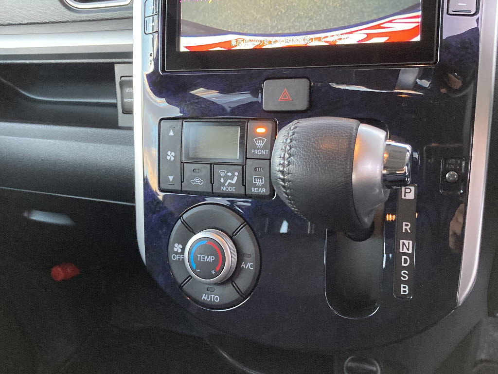 ダイハツ タントカスタム14枚目