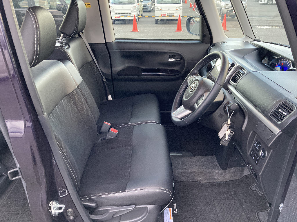 ダイハツ タントカスタム6枚目