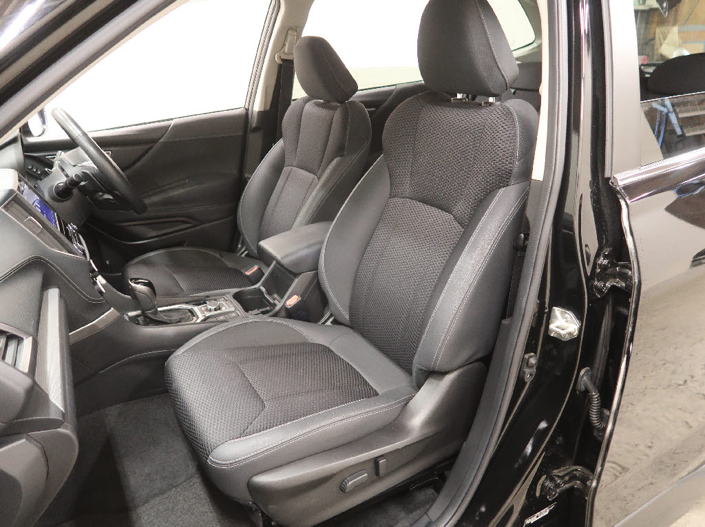 スバル フォレスター4枚目