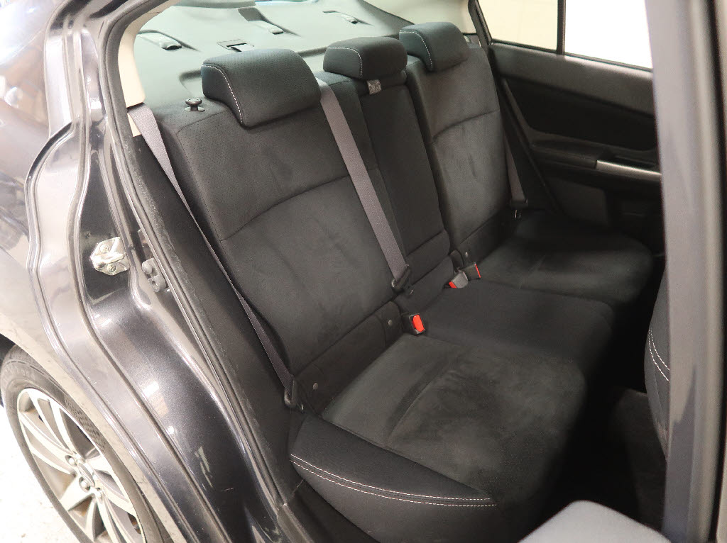 スバル インプレッサ6枚目