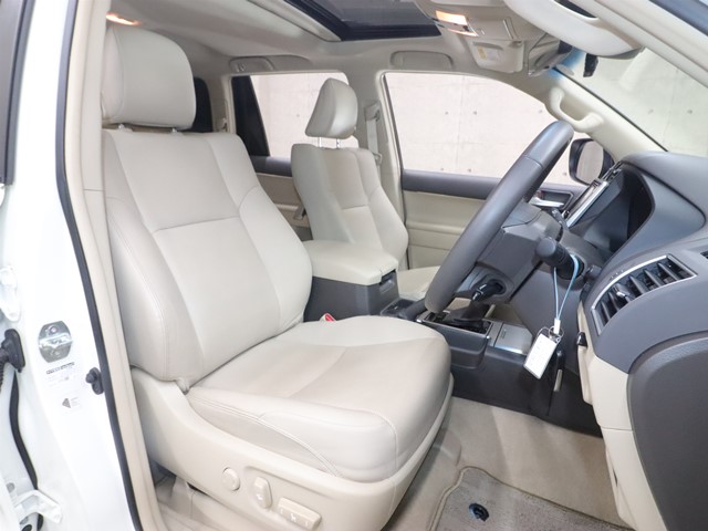 トヨタ ランドクルーザー プラド3枚目