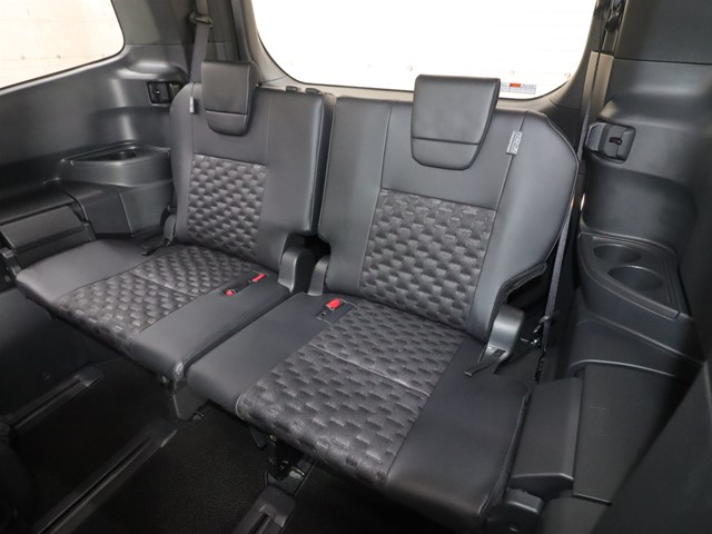 トヨタ ヴォクシー9枚目