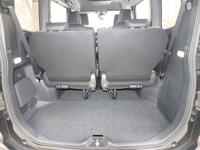 トヨタ ヴォクシー10枚目