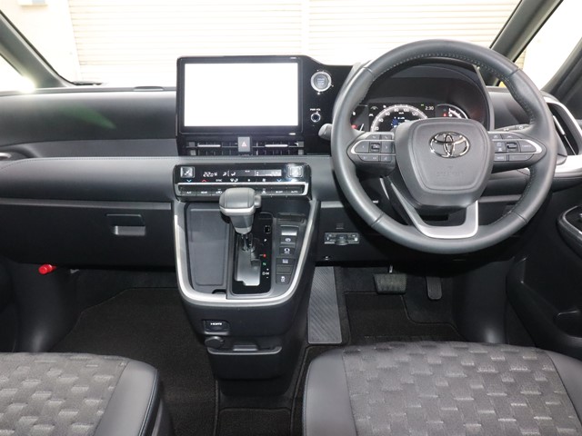 トヨタ ヴォクシー2枚目