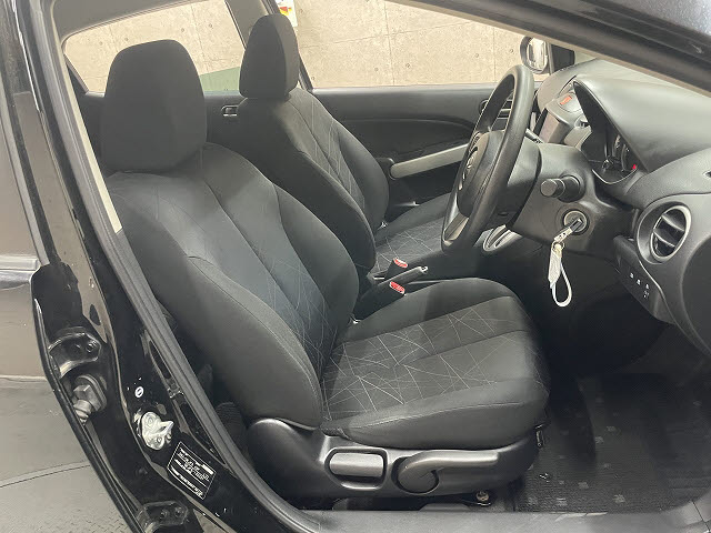 マツダ デミオ3枚目