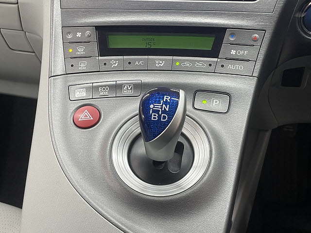 トヨタ プリウス15枚目