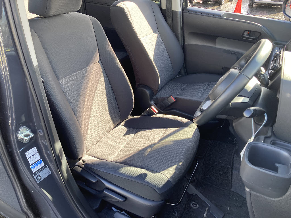 トヨタ シエンタ ハイブリッド12枚目