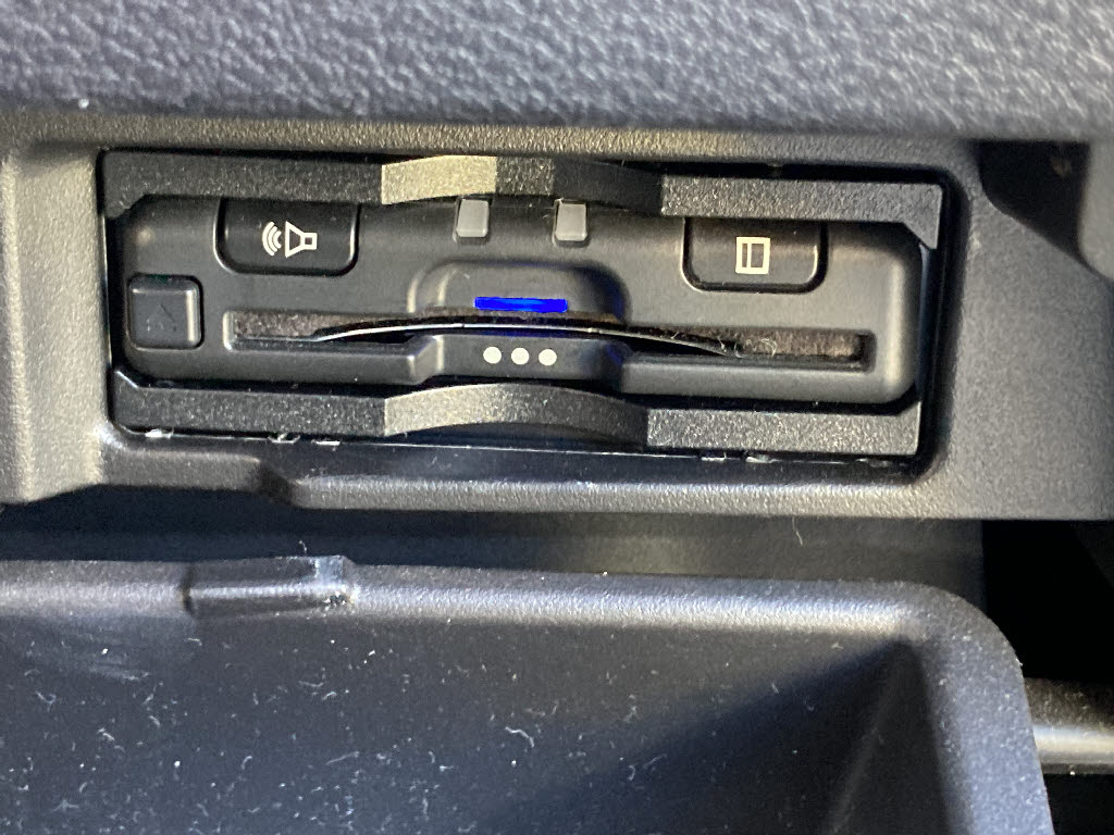 ニッサン セレナ10枚目