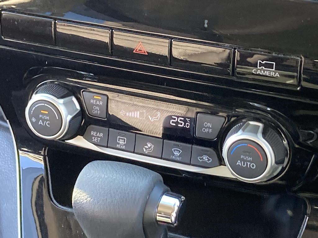 ニッサン セレナ6枚目