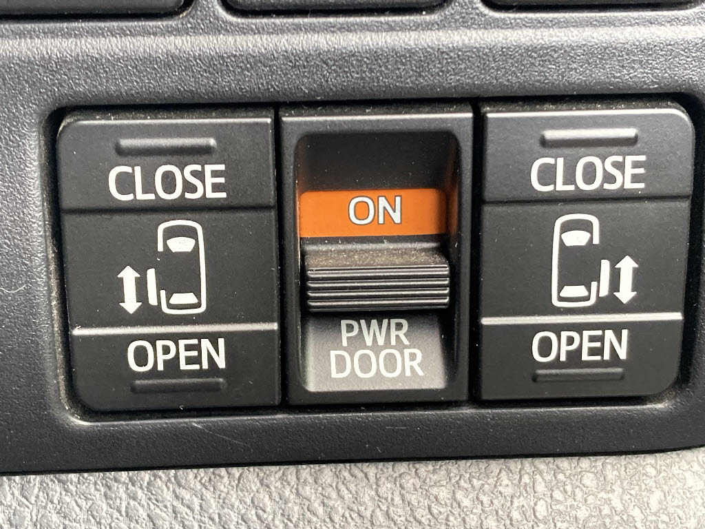 トヨタ ノアＨＶ8枚目