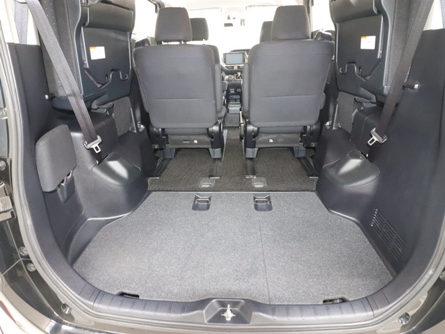 トヨタ ヴォクシーハイブリッド10枚目