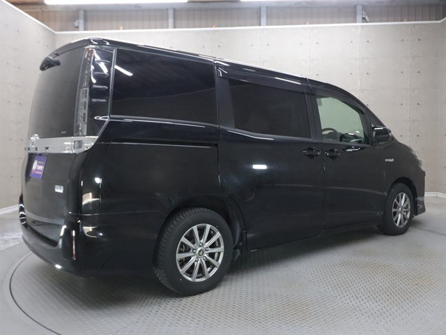 トヨタ ヴォクシーハイブリッド1枚目