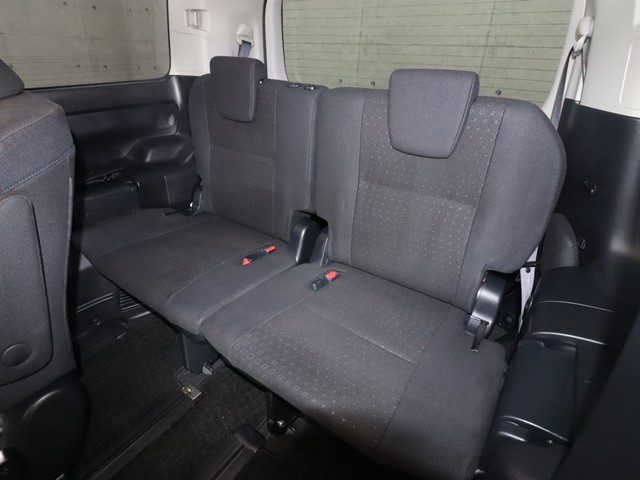 トヨタ ヴォクシーハイブリッド8枚目