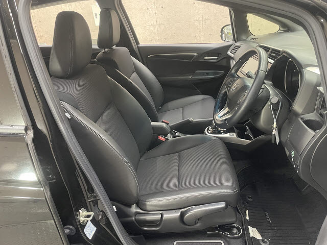 ホンダ フィットハイブリッド3枚目