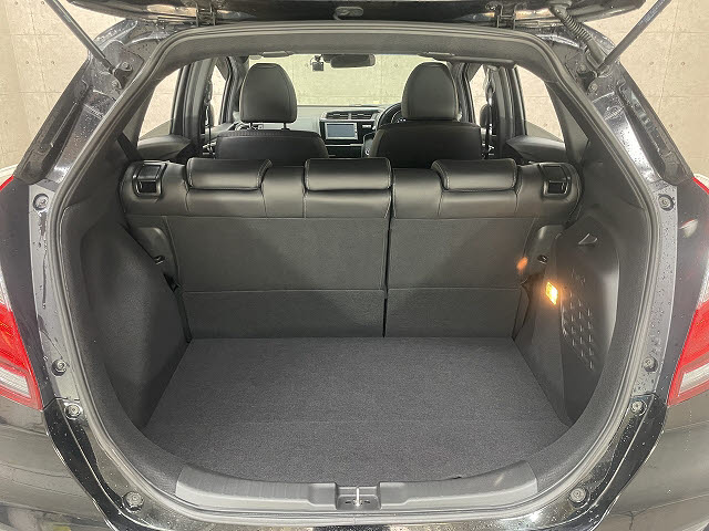 ホンダ フィットハイブリッド7枚目