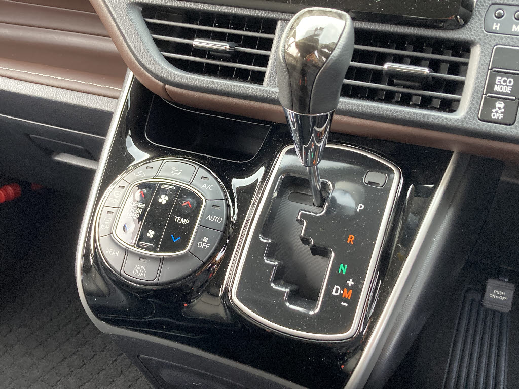 トヨタ エスクァイア6枚目